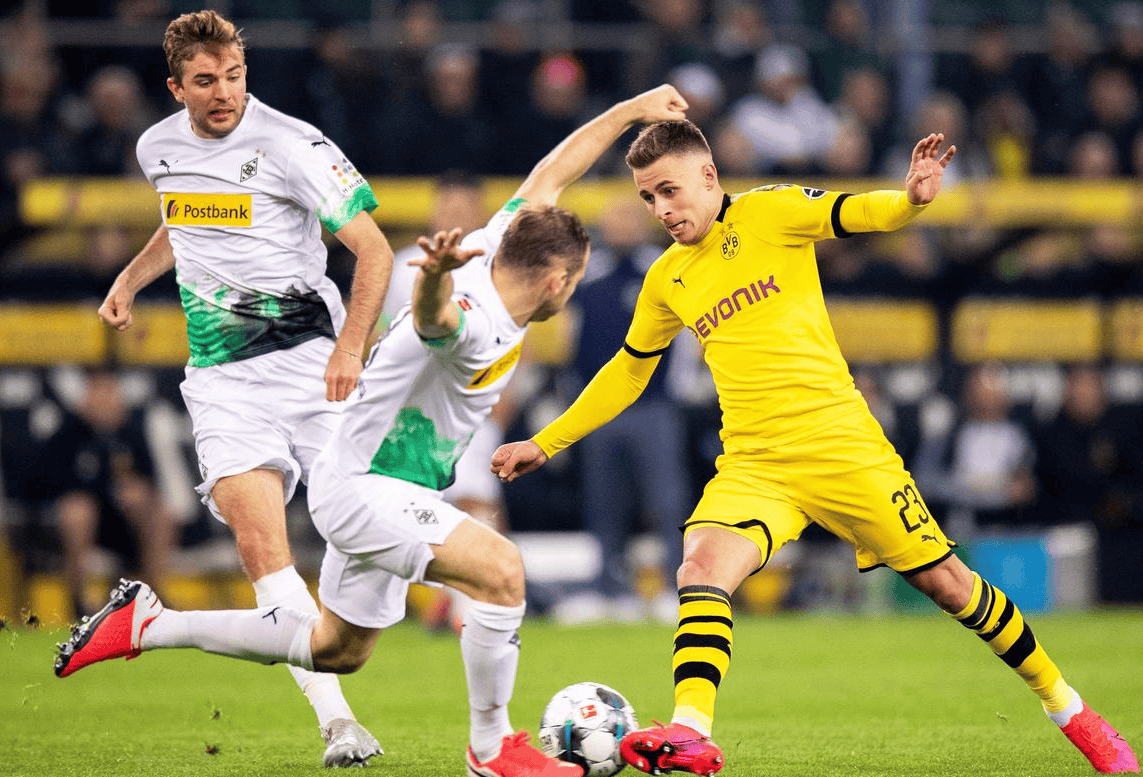 包含加时末段门兴格拉德巴赫备战足总杯，主帅复盘细节曝光，目标明确，年轻球员得到机会的词条