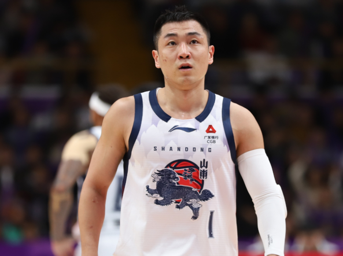 包含山东男篮迎来里程碑备战CBA季后赛今晨莱比锡再遭质疑，塞维利亚今晚绝杀压哨直接炸裂的词条